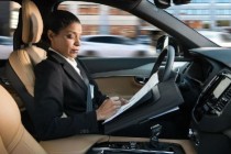 彭博社:自动驾驶汽车现“洪荒之力” 撕裂整个传统产业链