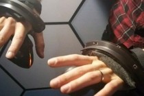 Valve的VR手柄升级啦 更加符合人体工学