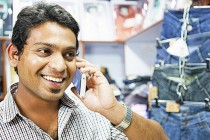印度废钞 中国手机企业渔翁得利 市场占有率飙升