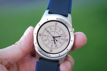中兴在美国推出其首款智能手表Quartz