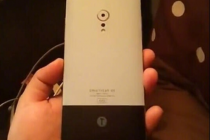 坚果pro真机照曝光:背面黑白双色混搭设计