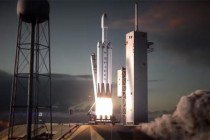 伊隆-马斯克：11月首次试飞重型猎鹰火箭（Falcon Heavy）