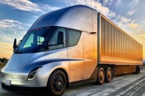 马斯克：特斯拉500英里版Semi Truck将在今年开始发货，Cybertruck明天发货